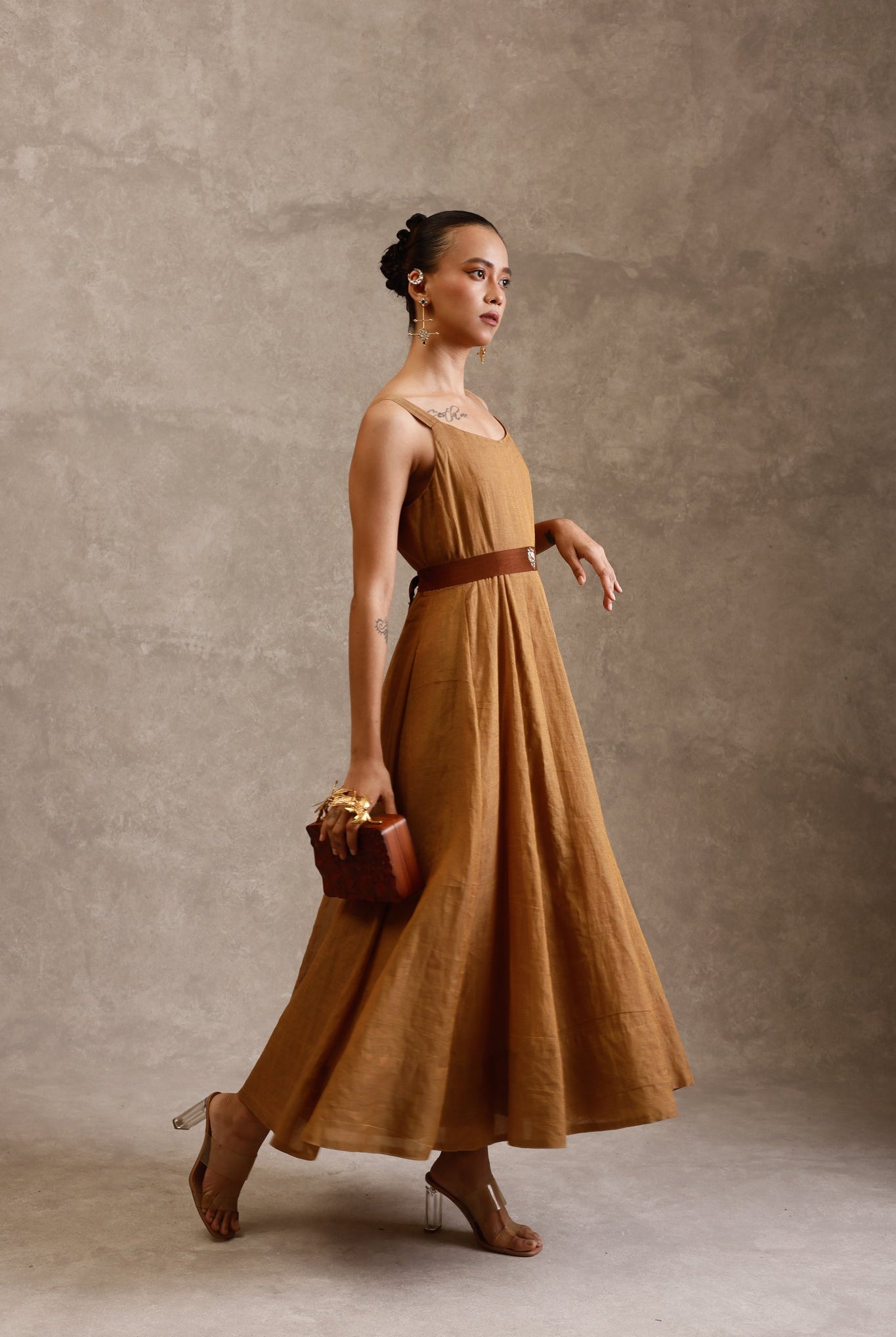 Suvarna - CiceroniDressesChokhi Chorri