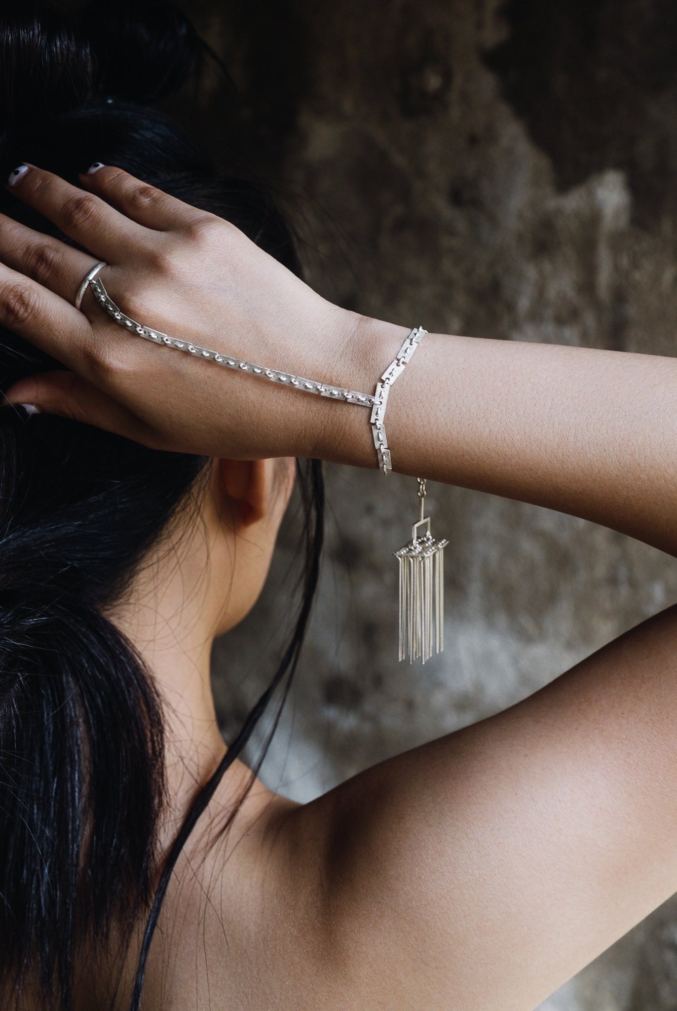 Sway Hand Harness - CiceroniBraceletsBaka