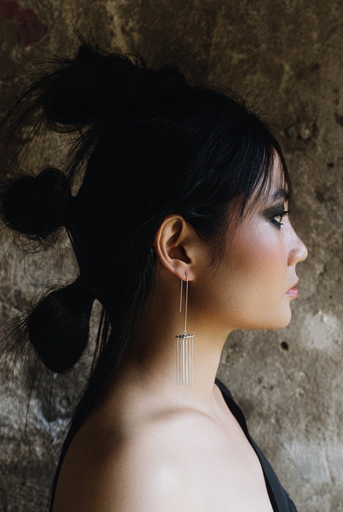 Sway Solo Earrings - CiceroniEarringsBaka