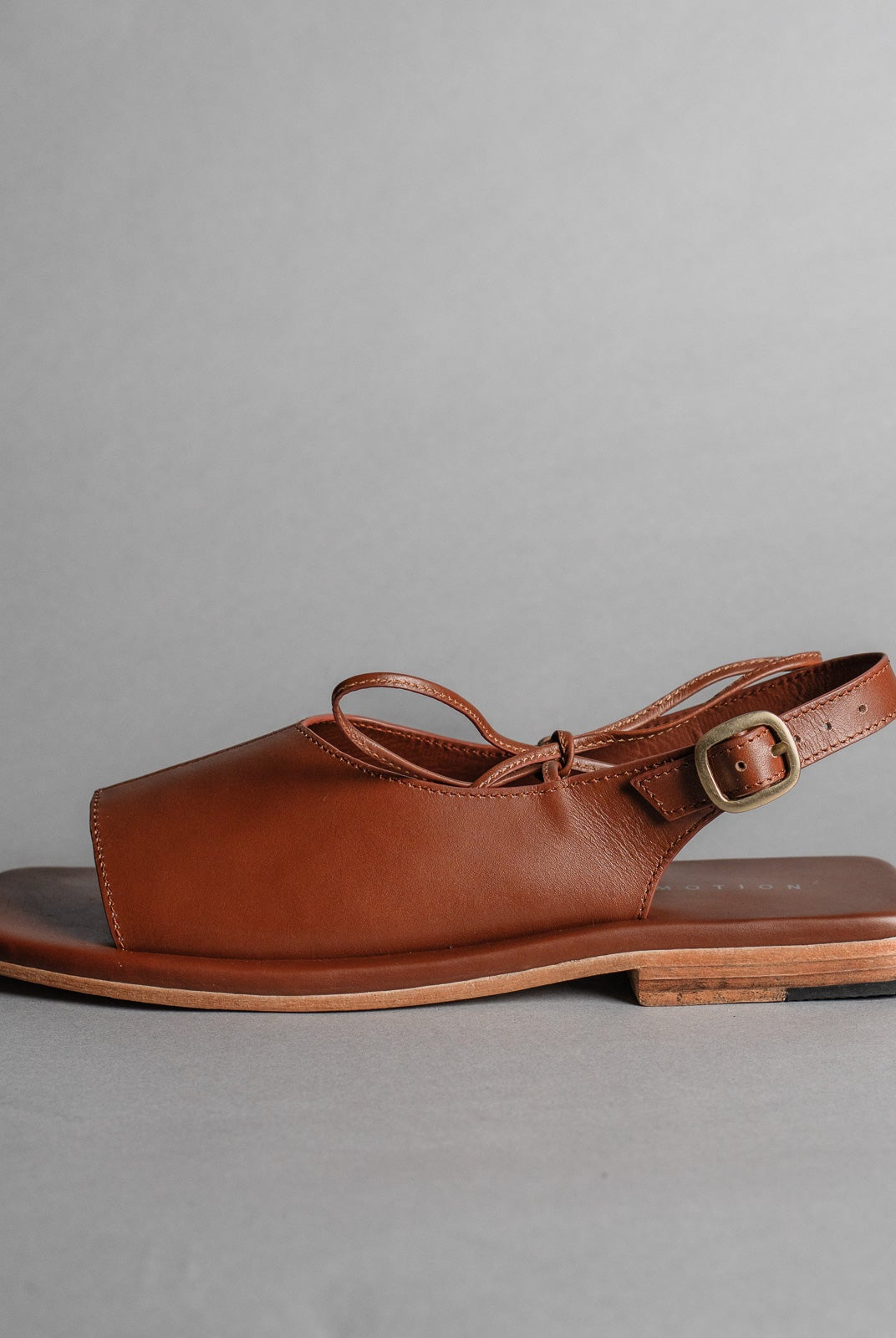 Tan Mio Sandals - Women - CiceroniSandalsSlomotion