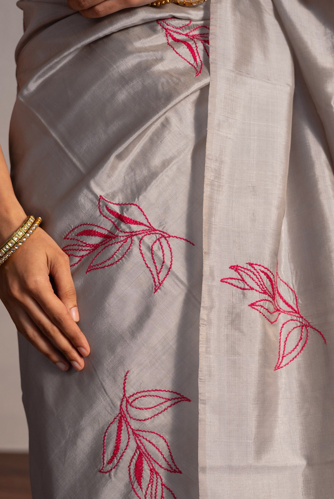 Tarana - Light Grey - CiceroniSareeIra