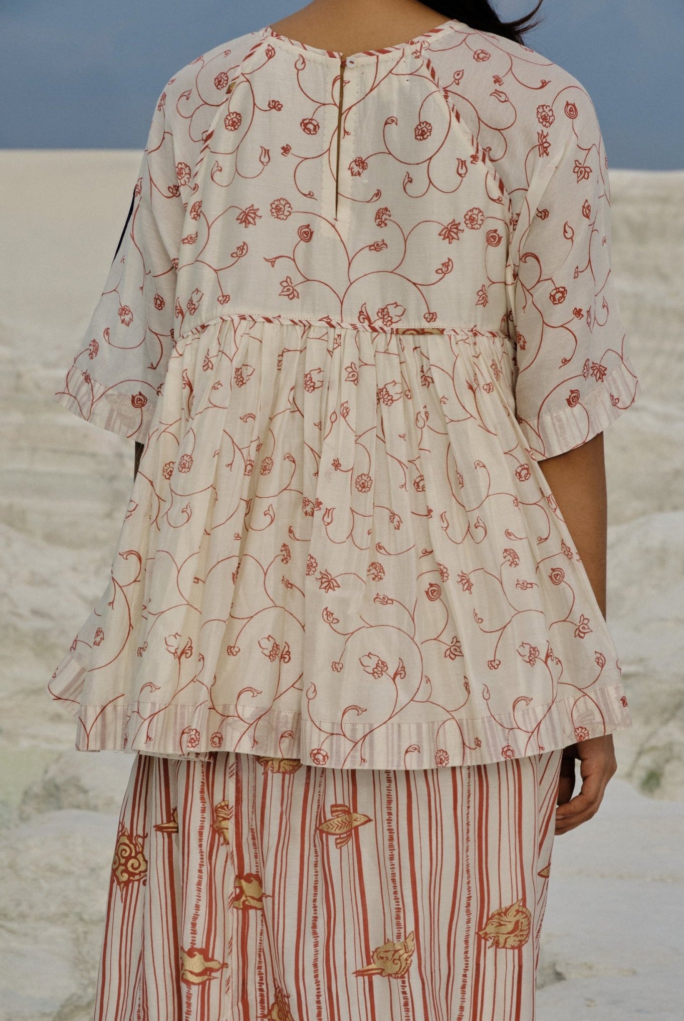 Taya Raglan Top - CiceroniTopsAhmev