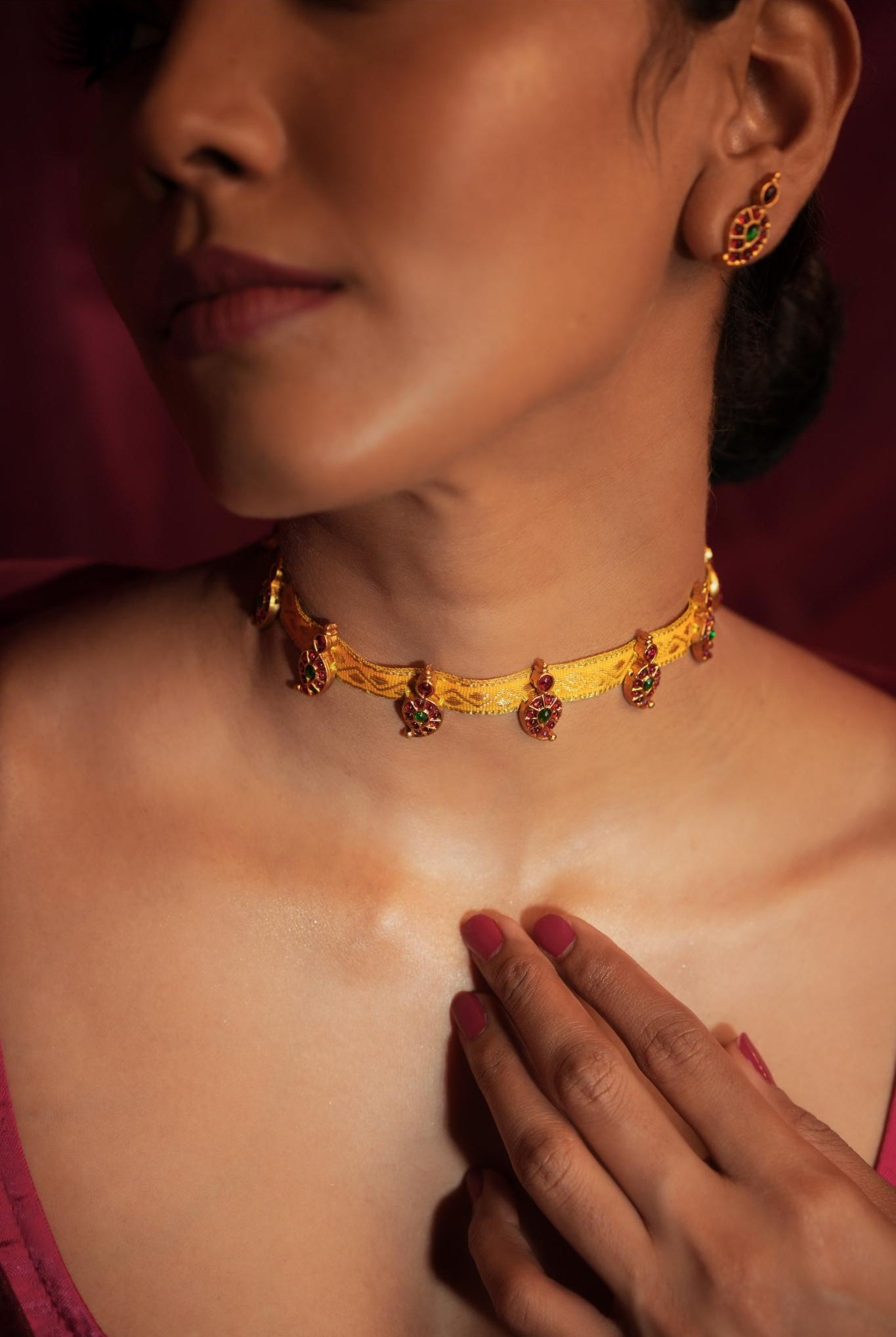 Temple Choker with Brocade - CiceroniChokerAarika