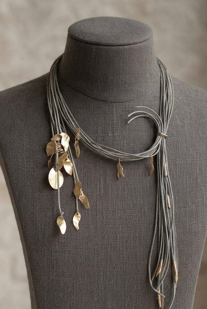 The Falling Leaf Necklace - CiceroniNecklaceZaza by Somya