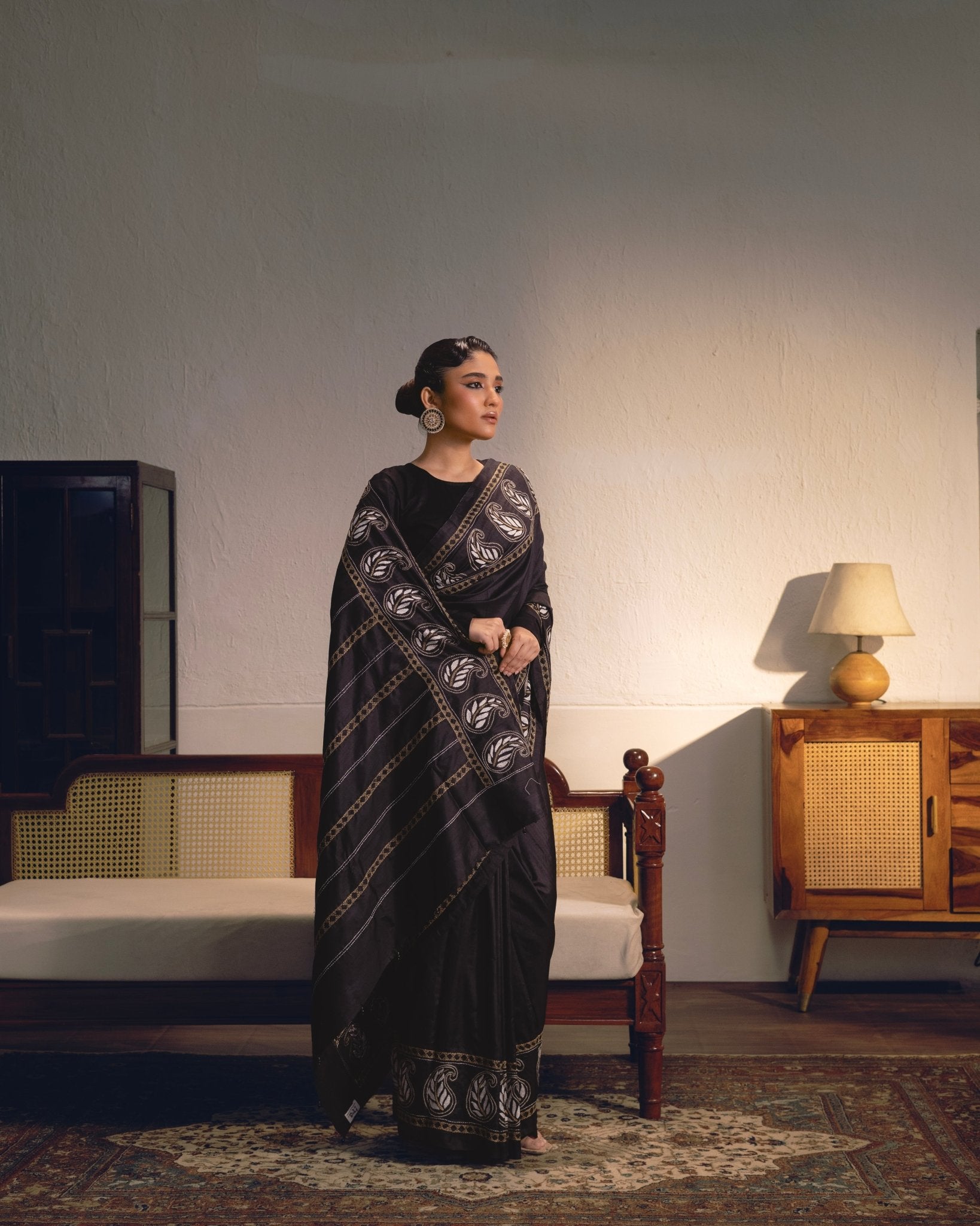 Thumri - Black - CiceroniSareeIra