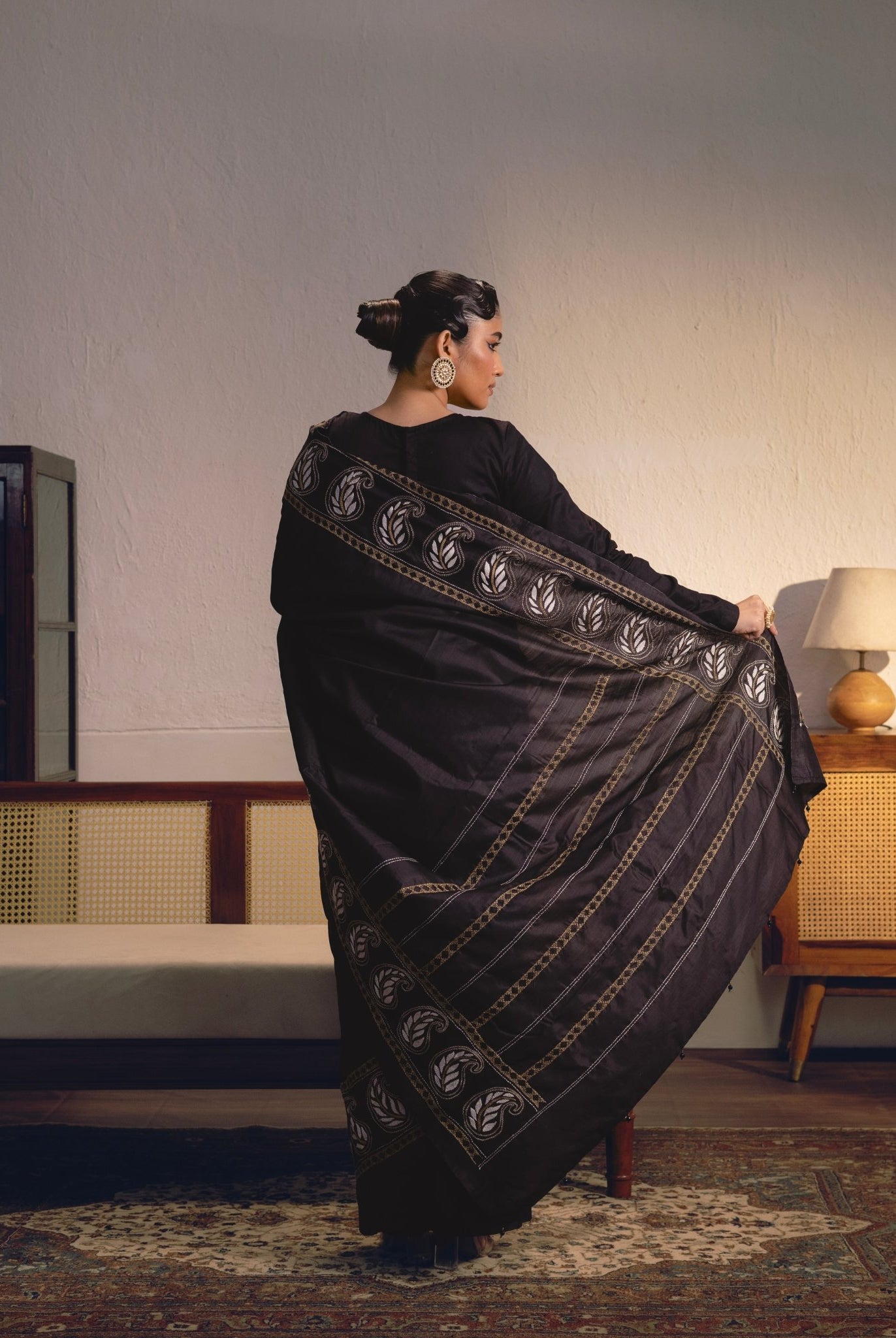 Thumri - Black - CiceroniSareeIra