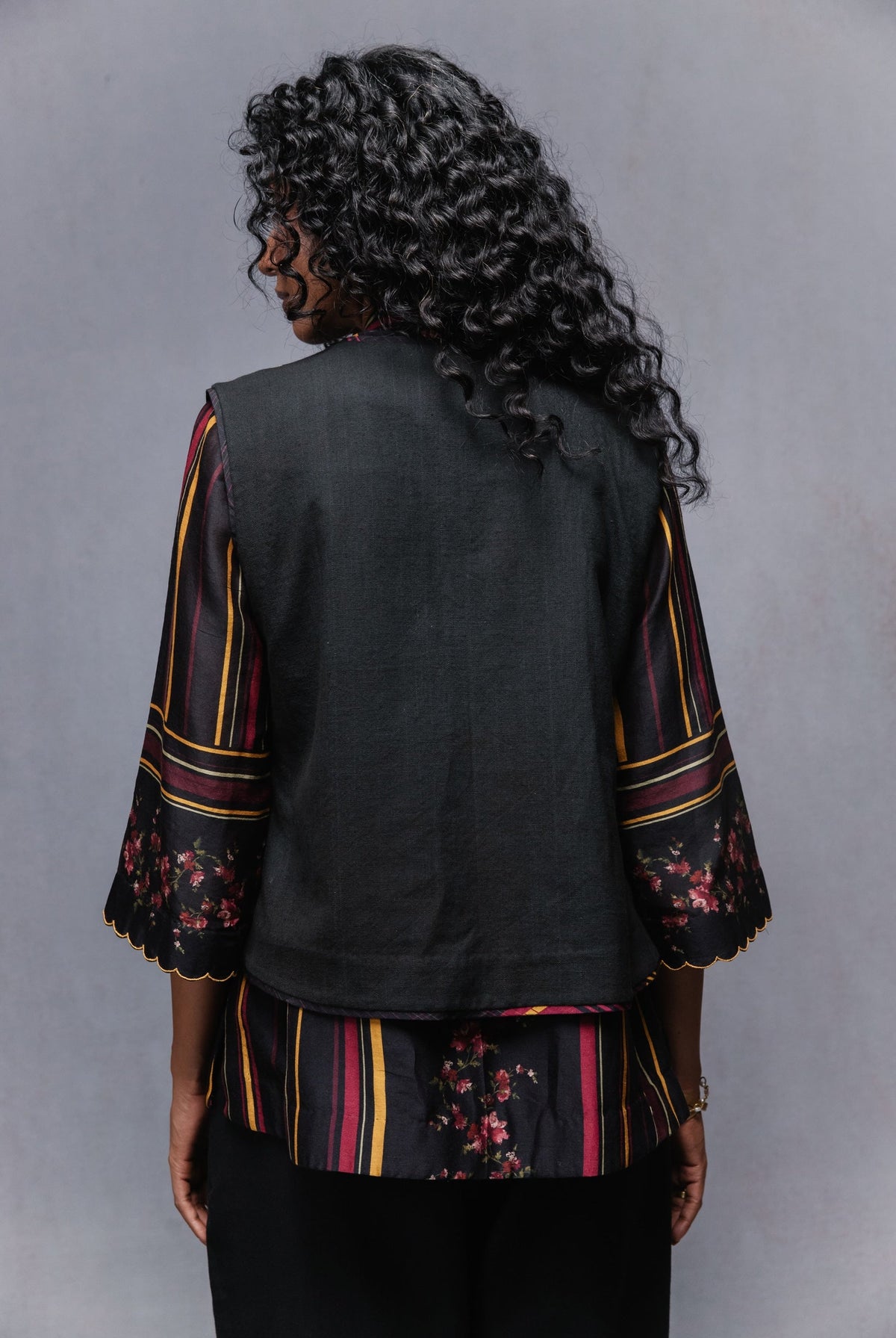 Tie up Vest Black - CiceroniVestSubbah