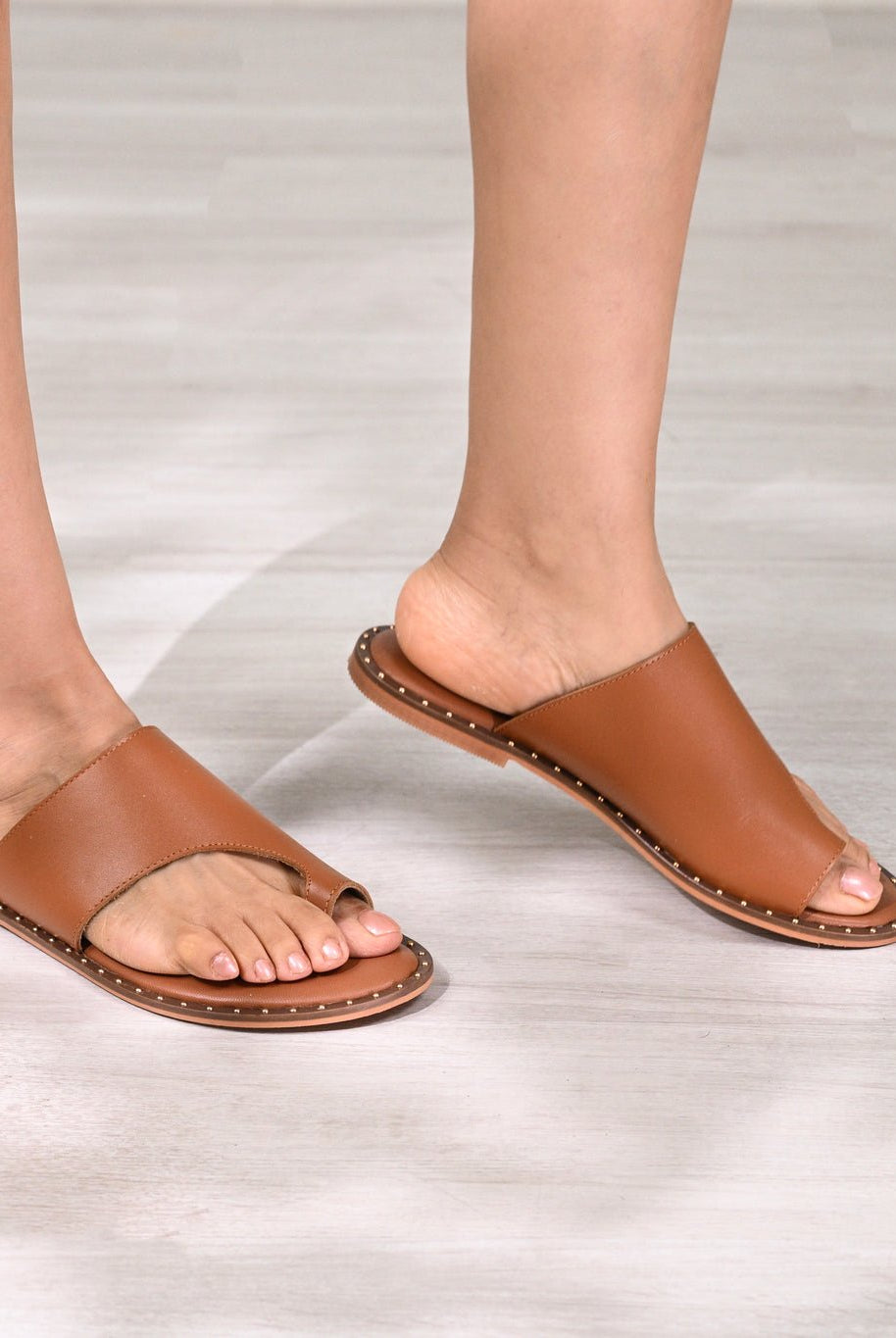 Tip Toe Rivets - Tan - CiceroniFlatsZanzibar Living