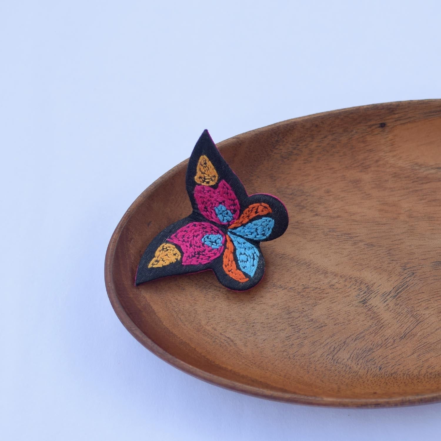 Titli Brooch - Black - CiceroniBroochPaulami