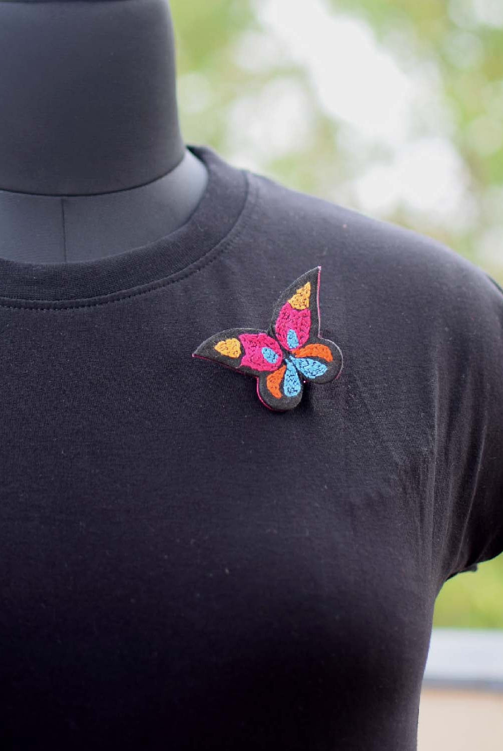 Titli Brooch - Black - CiceroniBroochPaulami