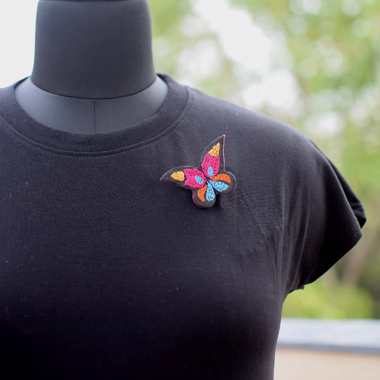 Titli Brooch - Black - CiceroniBroochPaulami