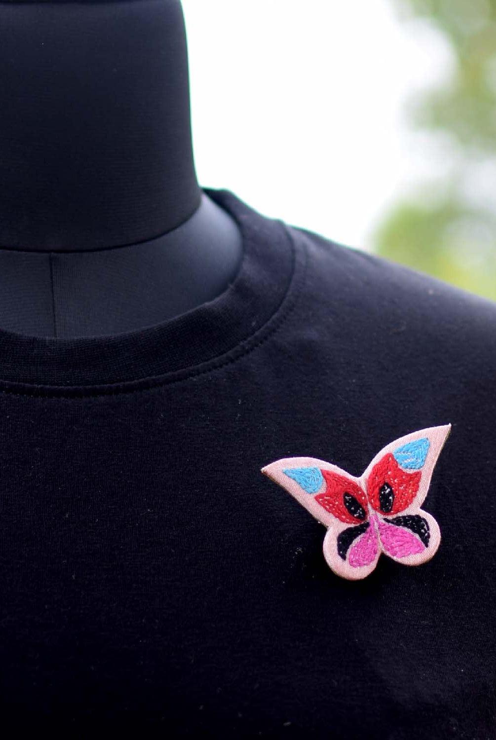 Titli Brooch - Pink - CiceroniBroochPaulami