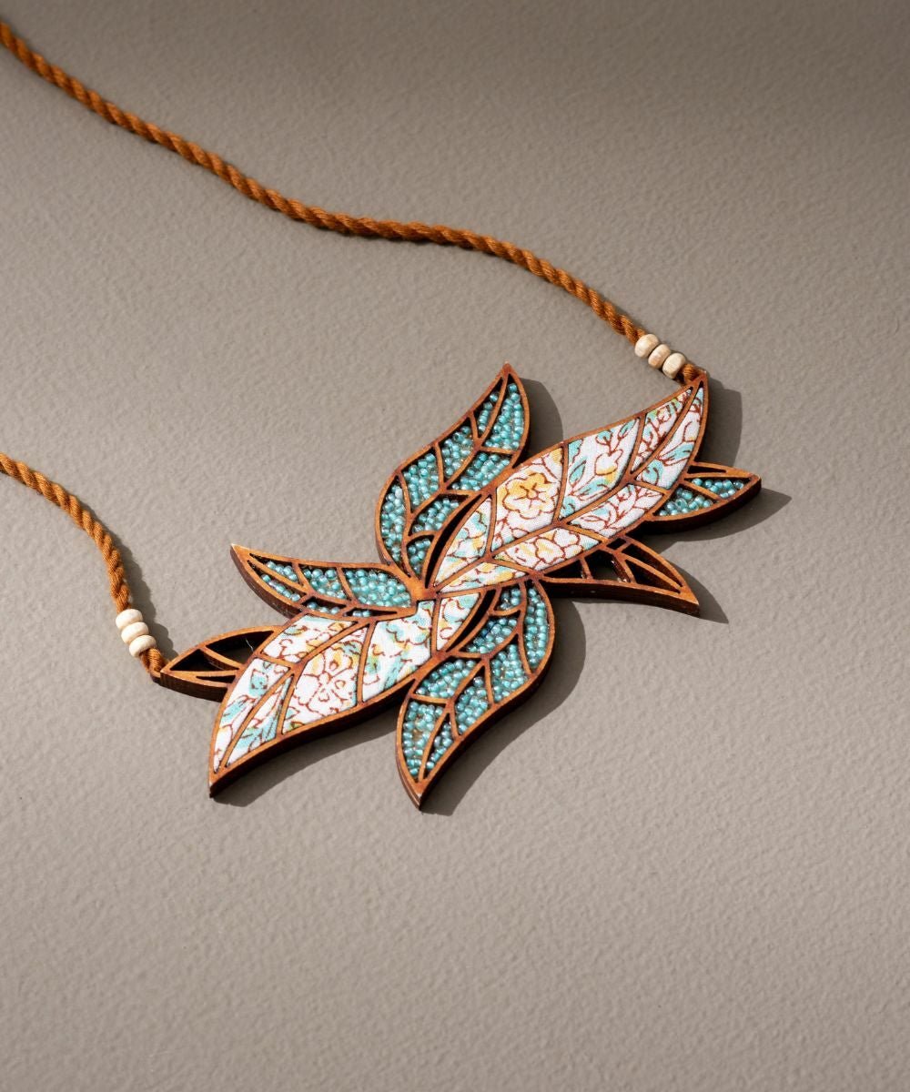 Turquoise White Bloom Leaf Motif Necklace - CiceroniNecklaceWhe by Abira