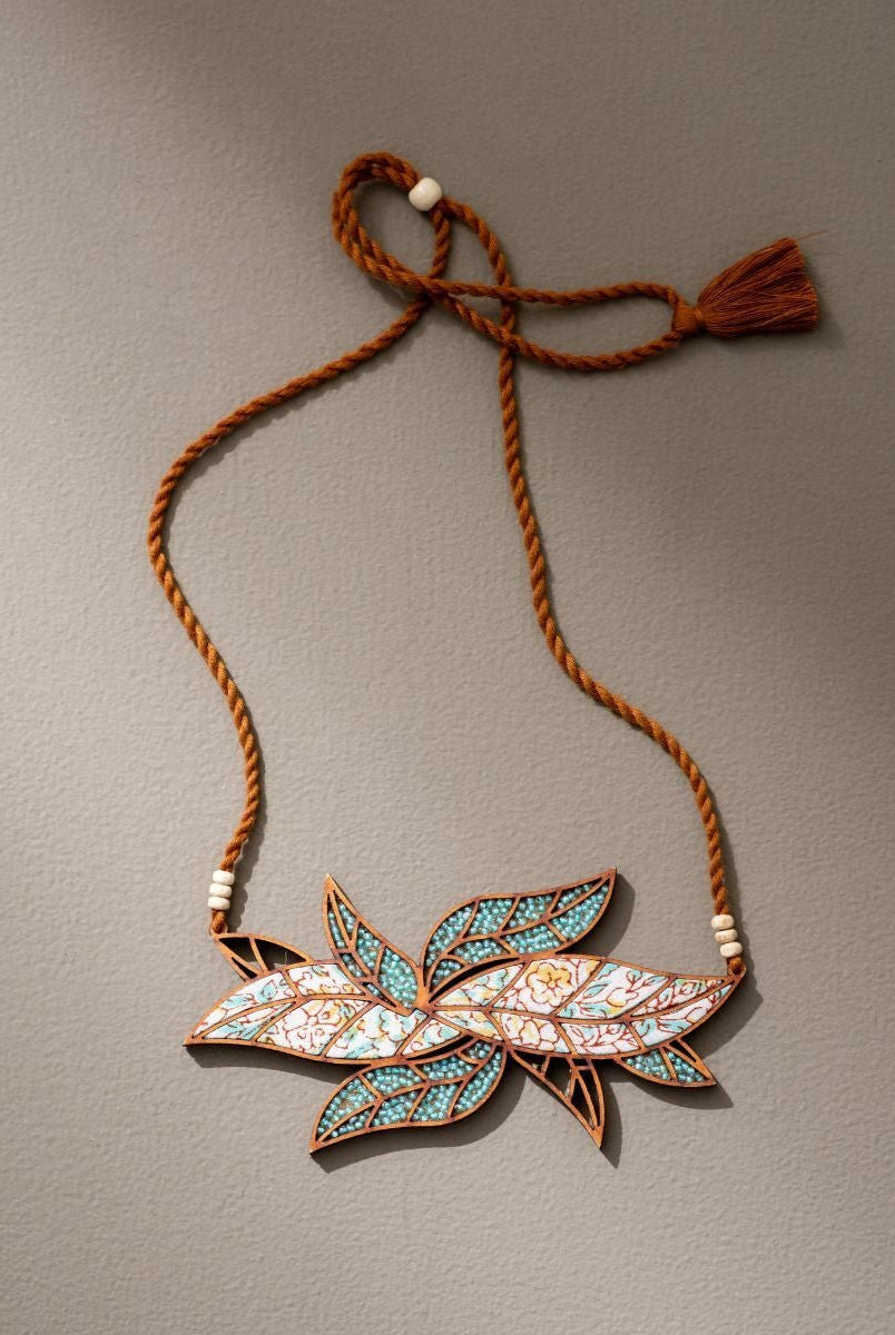 Turquoise White Bloom Leaf Motif Necklace - CiceroniNecklaceWhe by Abira