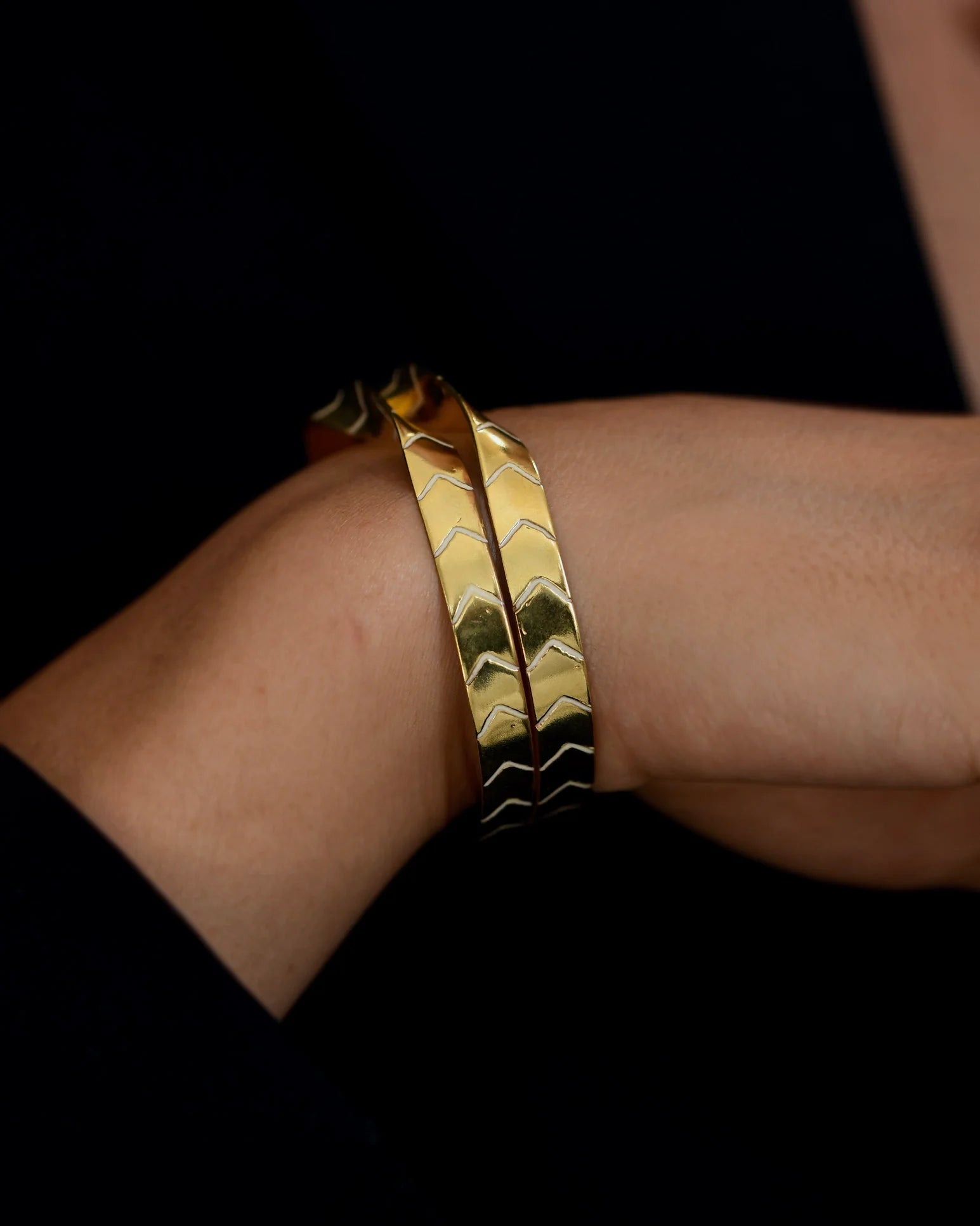 Twisted Enamel Bangle Bracelet - CiceronibrThe Loom Art