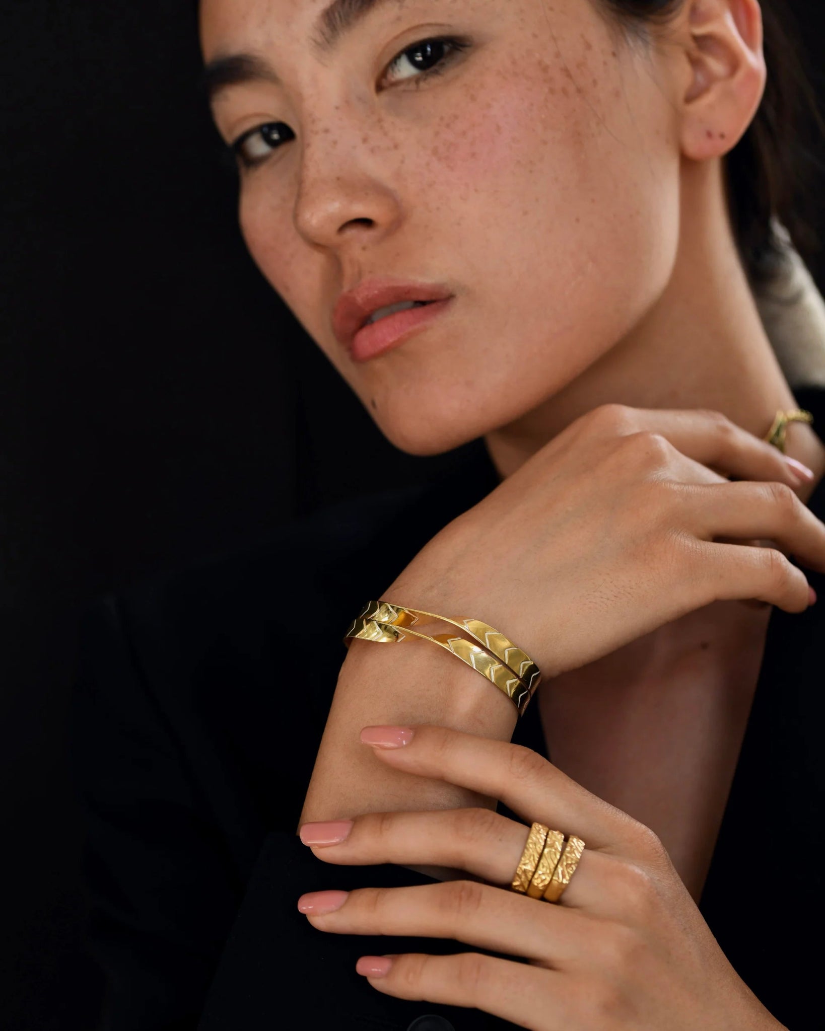 Twisted Enamel Bangle Bracelet - CiceronibrThe Loom Art