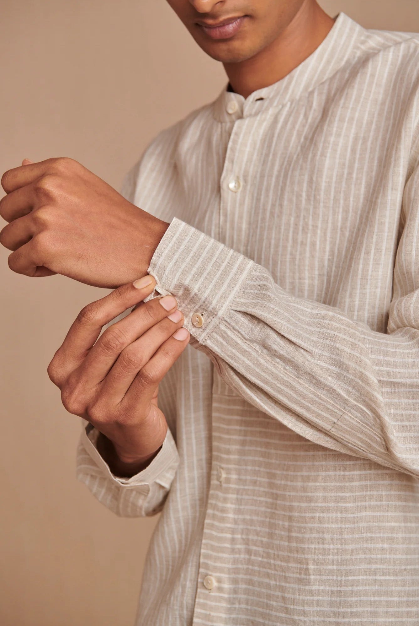 Undyed Pinstripe Linen Men's Band Collar Shirt - Slim Fit - CiceroniShirtSaphed