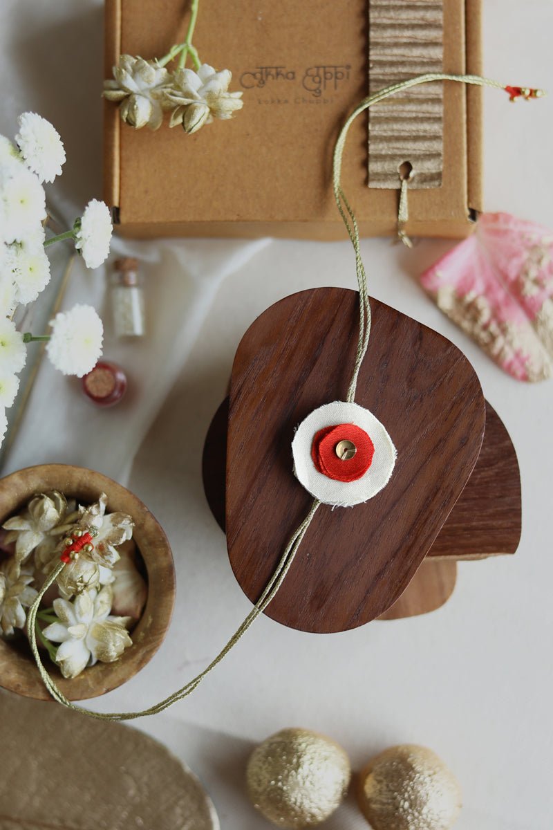 Upcycled Artisanal Circular Rakhi - White & Red - CiceroniRakhiLukka Chuppi