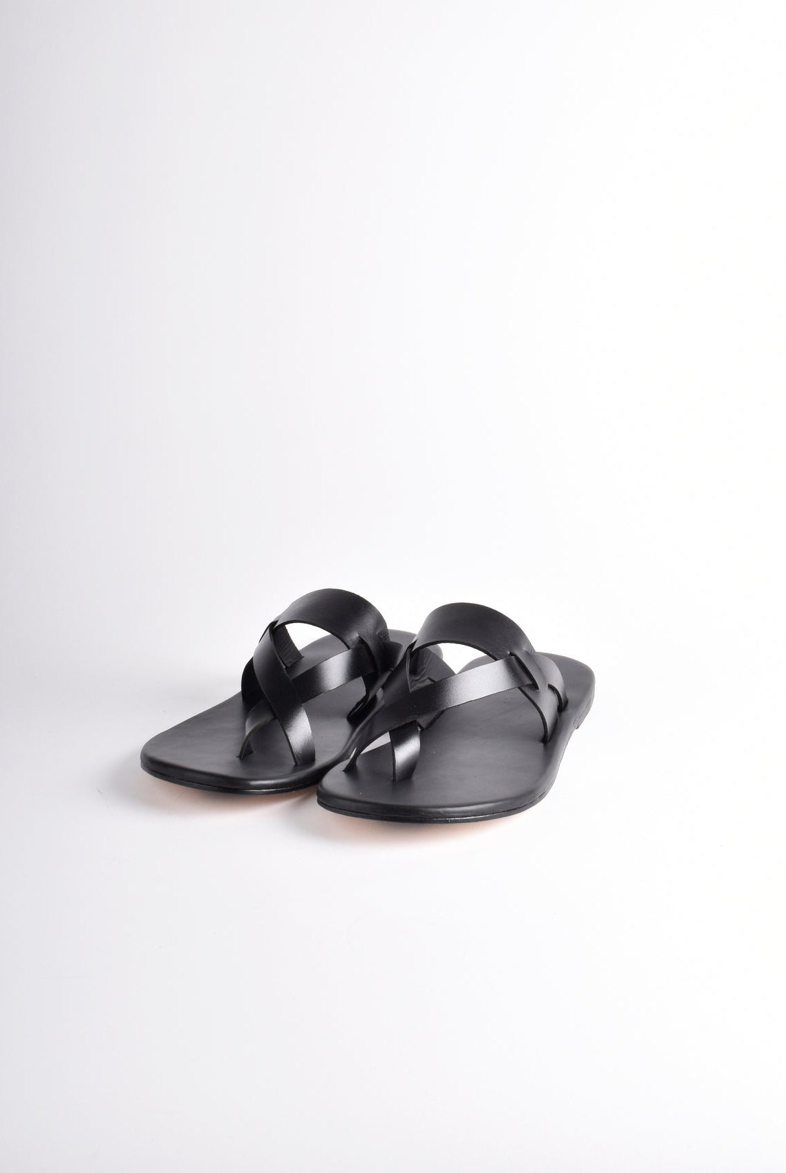 V - Strap Mens Chappals - CiceroniFlatsSlomotion