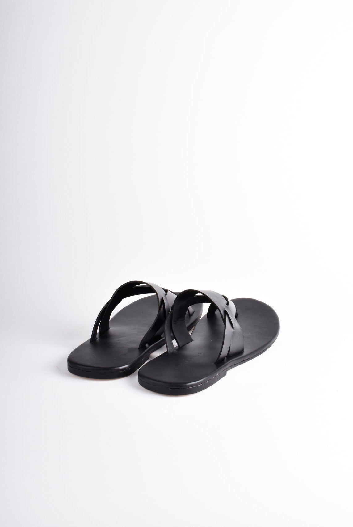 V - Strap Mens Chappals - CiceroniFlatsSlomotion