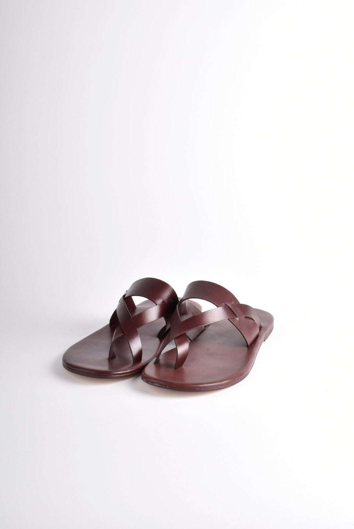 V - Strap Mens Chappals - CiceroniFlatsSlomotion