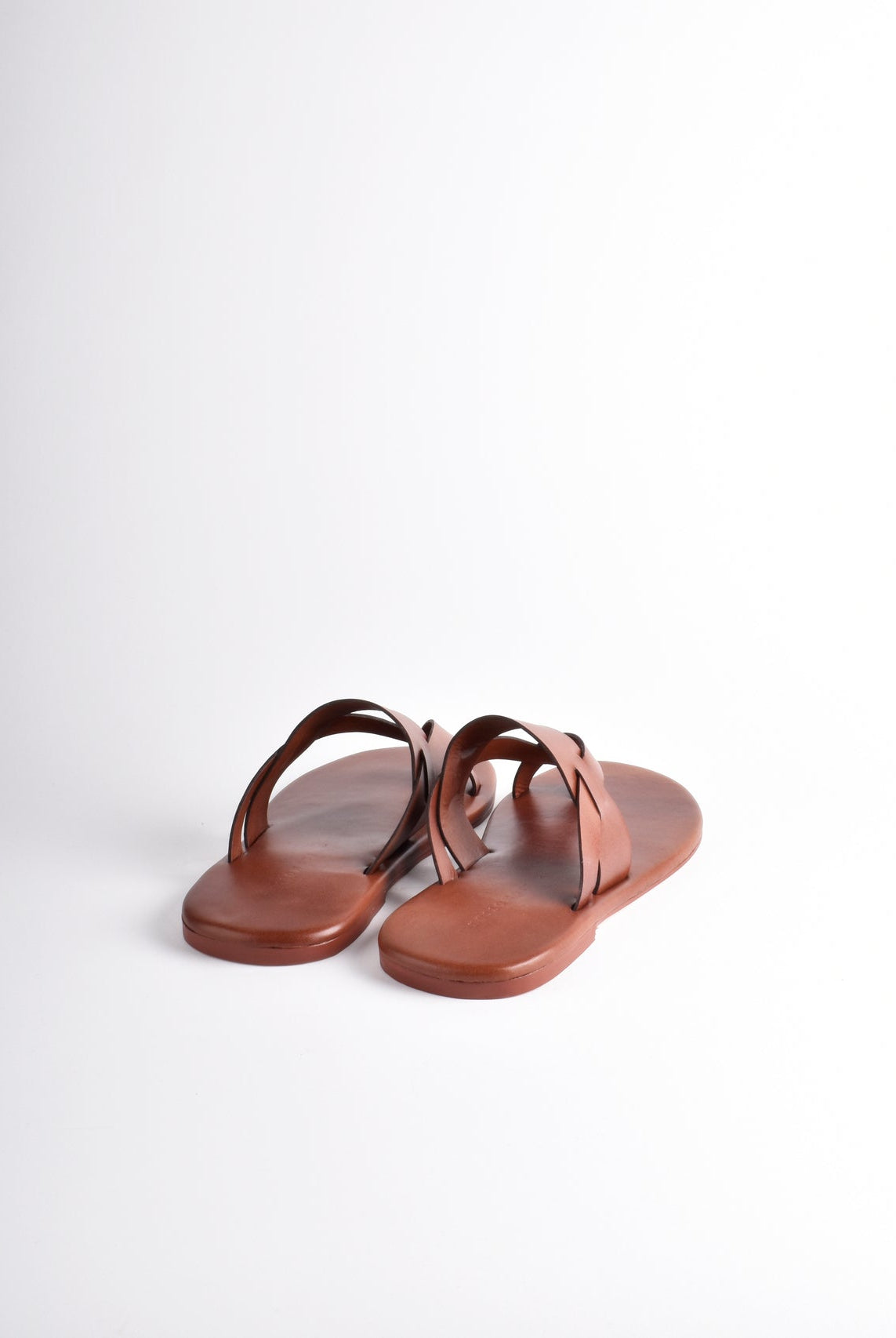 V - Strap Mens Chappals - CiceroniFlatsSlomotion