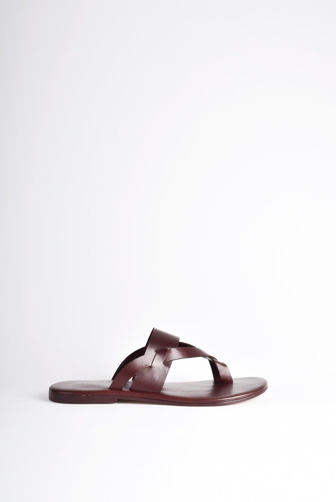 V - Strap Mens Chappals - CiceroniFlatsSlomotion