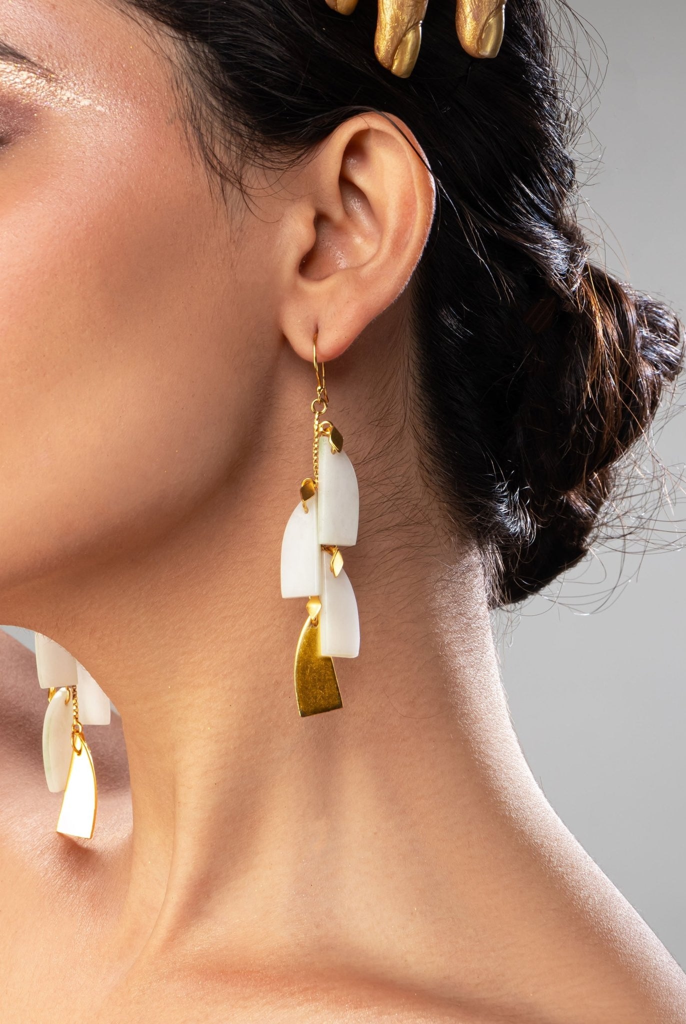 White agate Dangler - CiceroniEarringsRumri