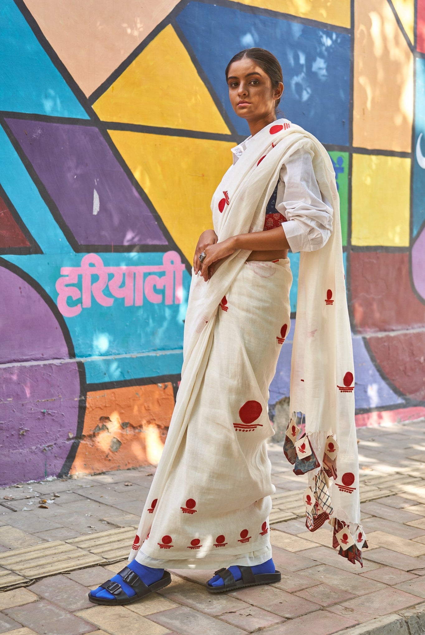 White Bindi Saree - Mul - CiceroniSareePrathaa