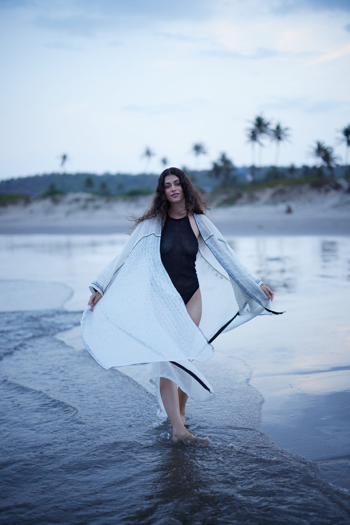 White Linen Kaftan - CiceroniCapePriyanca Khanna