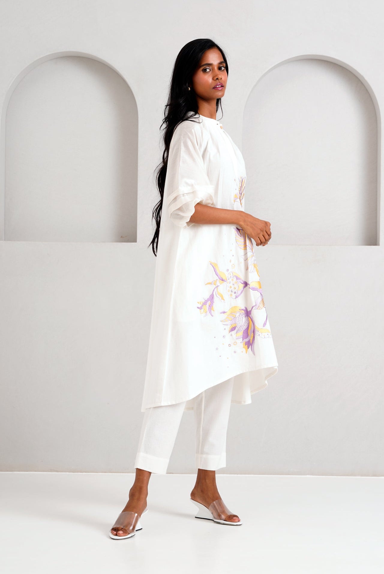 White Suvi Set - Embroidered Tunic + Pants - CiceroniKurta SetMadder Much