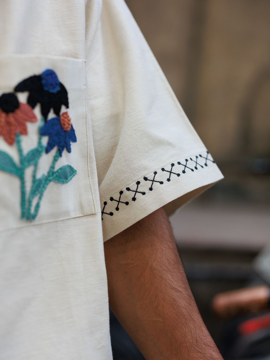 Winglore - Beige Appliqué Hand Embroiderd Pure Linen Wildflower Oversized Shirt - CiceroniUnisex ShirtsWinglore