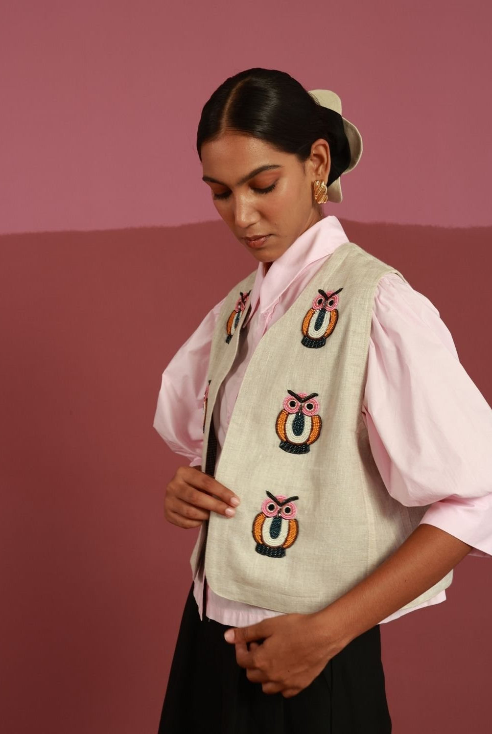 Winglore - Beige Hand Embroidered Hooters Owl Gilet - CiceroniJacketsWinglore