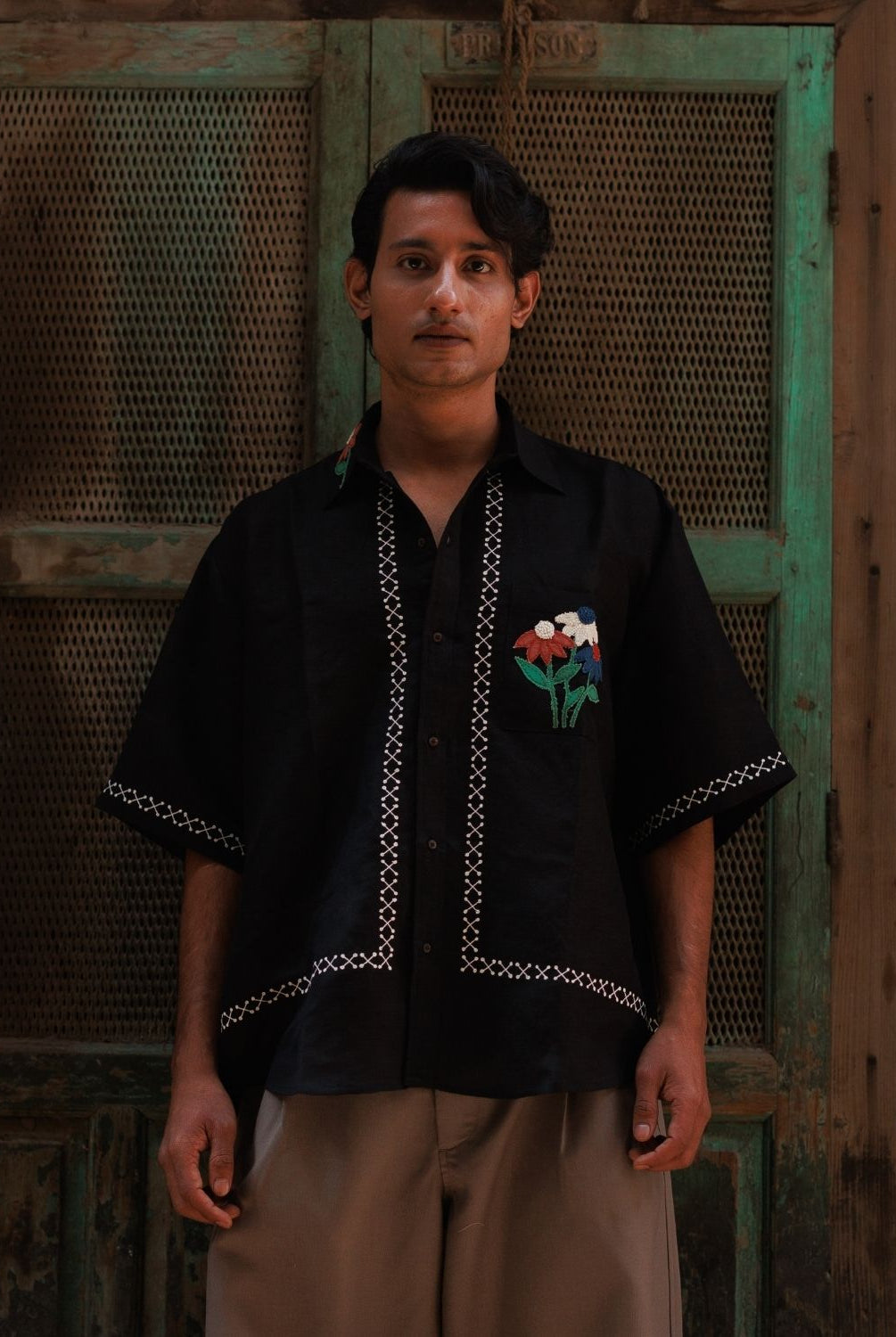 Winglore - Black Appliqué Hand Embroiderd Pure Linen Wildflower Oversized Shirt - CiceroniUnisex ShirtsWinglore