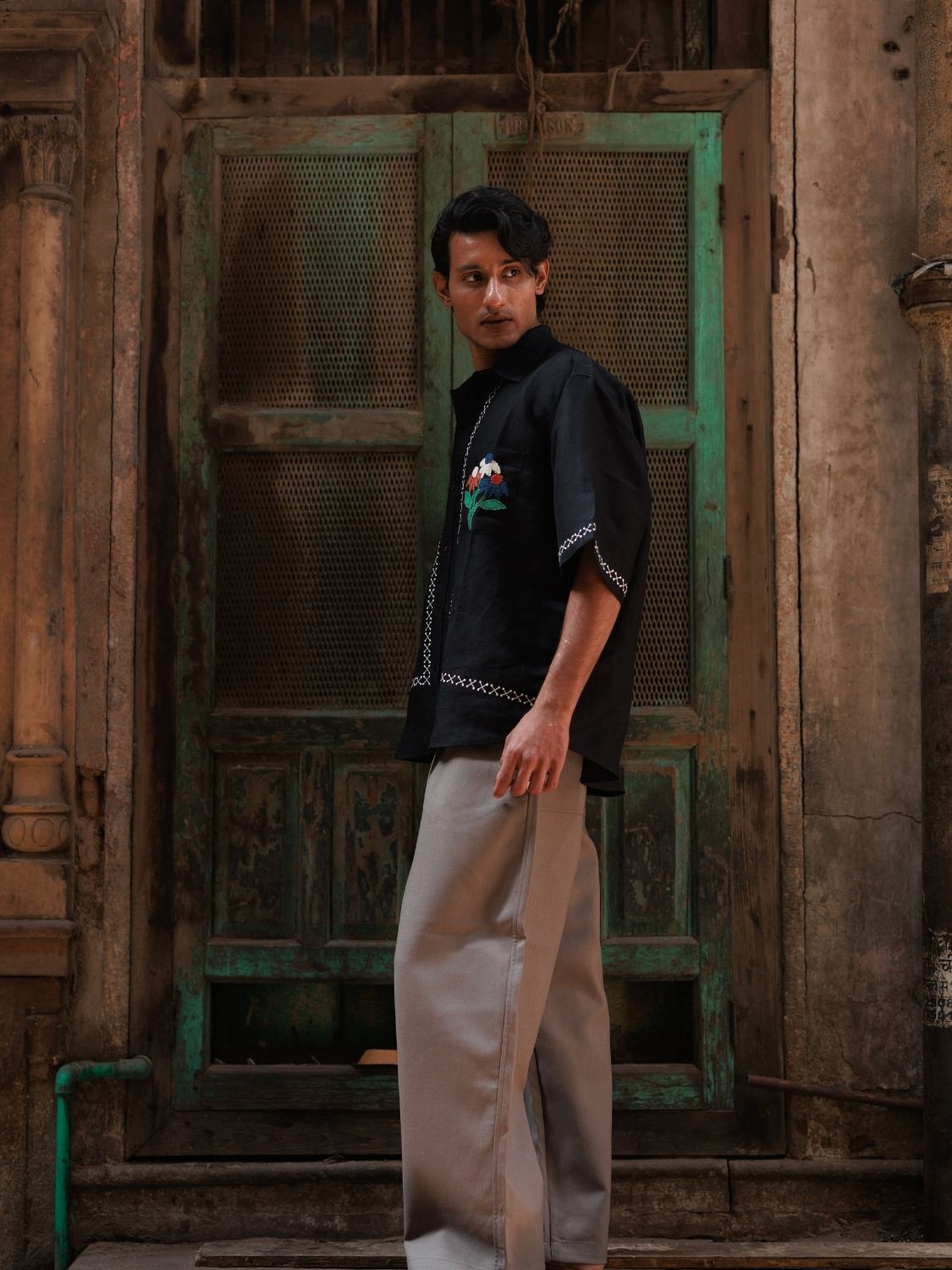 Winglore - Black Appliqué Hand Embroiderd Pure Linen Wildflower Oversized Shirt - CiceroniUnisex ShirtsWinglore