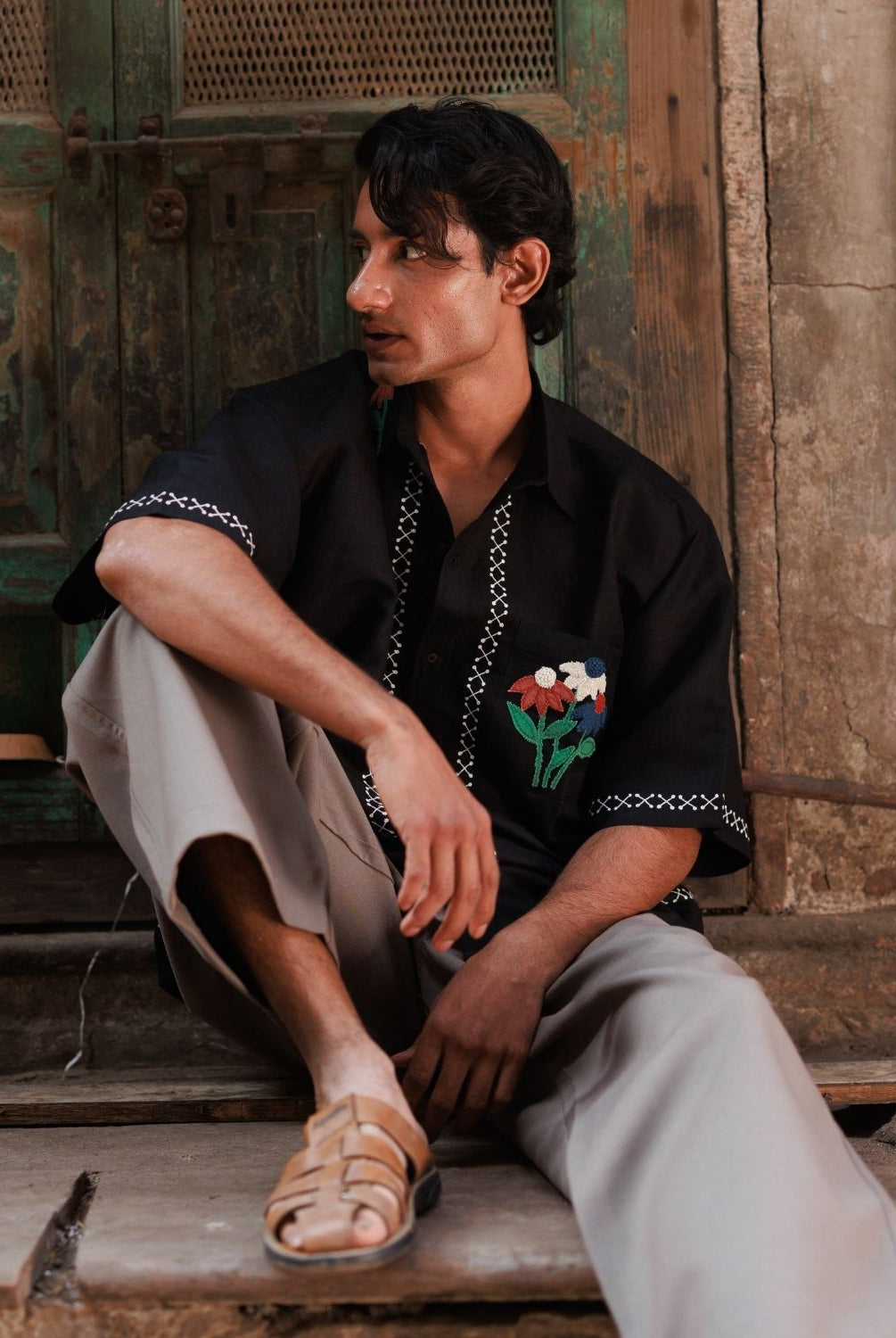 Winglore - Black Appliqué Hand Embroiderd Pure Linen Wildflower Oversized Shirt - CiceroniUnisex ShirtsWinglore