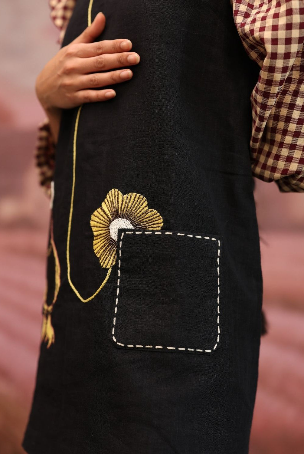 Winglore - Black Linen Hand Embroidered Curious BIrd Short Dress - CiceroniDressesWinglore