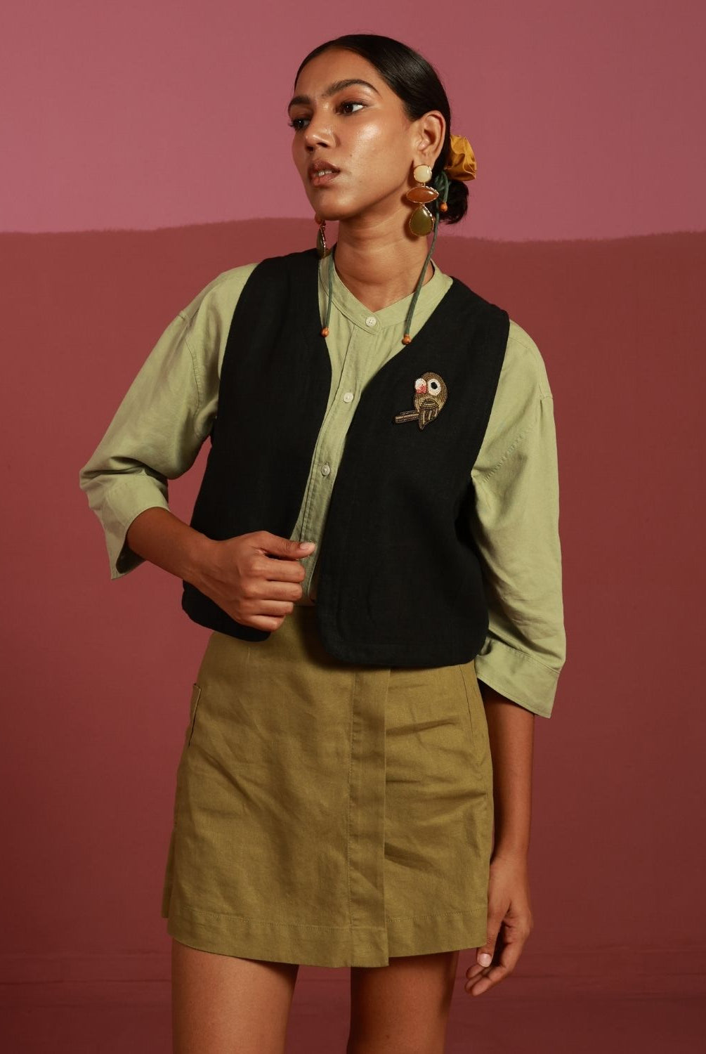 Winglore - Black Linen Hand Embroidered Parakeet Gilet - CiceroniJacketsWinglore