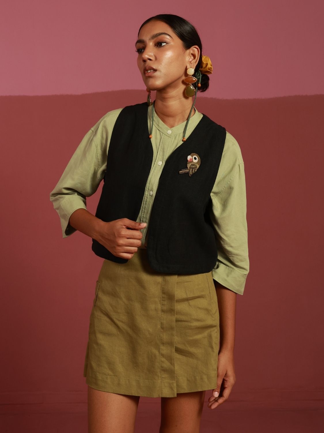 Winglore - Black Linen Hand Embroidered Parakeet Gilet - CiceroniJacketsWinglore