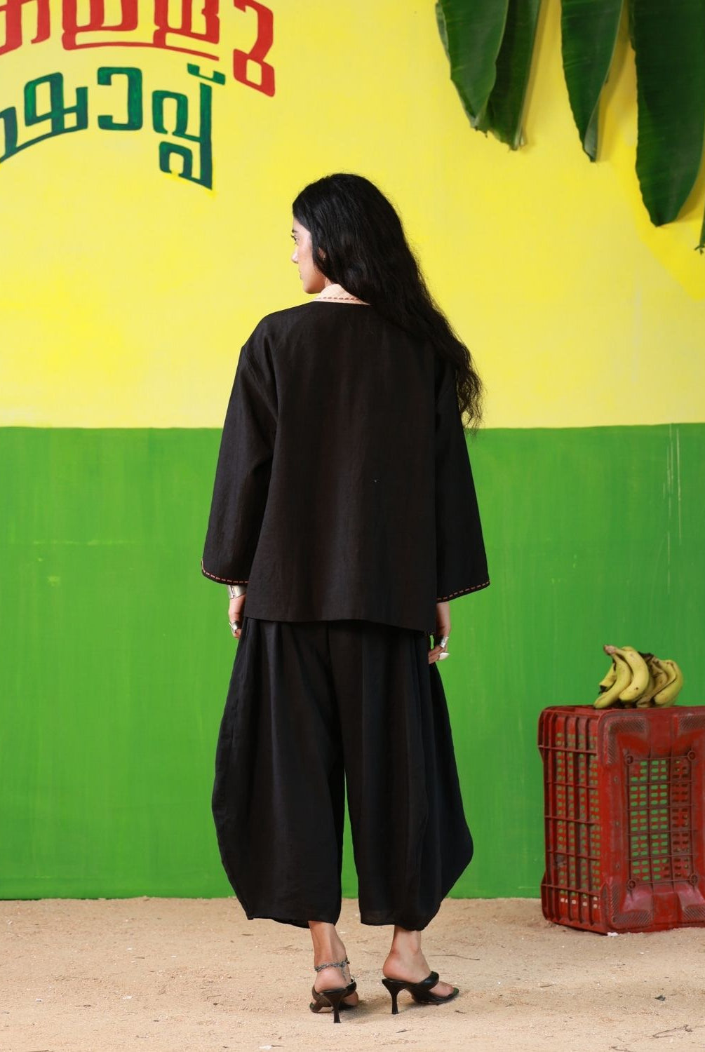 Winglore - Black Linen Unisex Kimono Jacket with Fish Hand Embroidery - CiceroniJacketWinglore