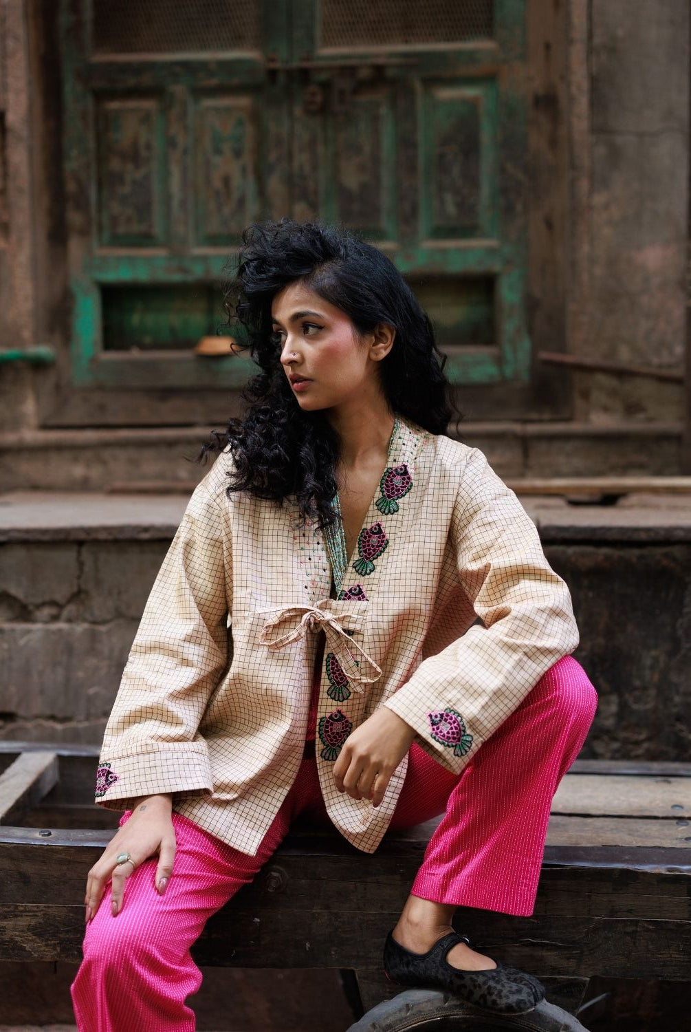 Winglore - Hand Embroidered Kosa Silk Fish Cape in Natural Honey Tone - CiceroniJacketsWinglore