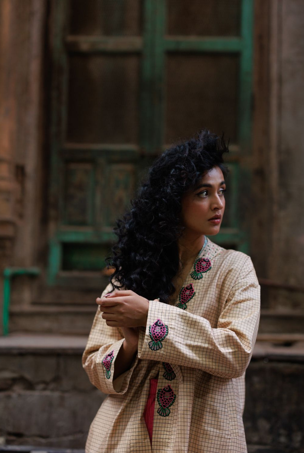 Winglore - Hand Embroidered Kosa Silk Fish Cape in Natural Honey Tone - CiceroniJacketsWinglore