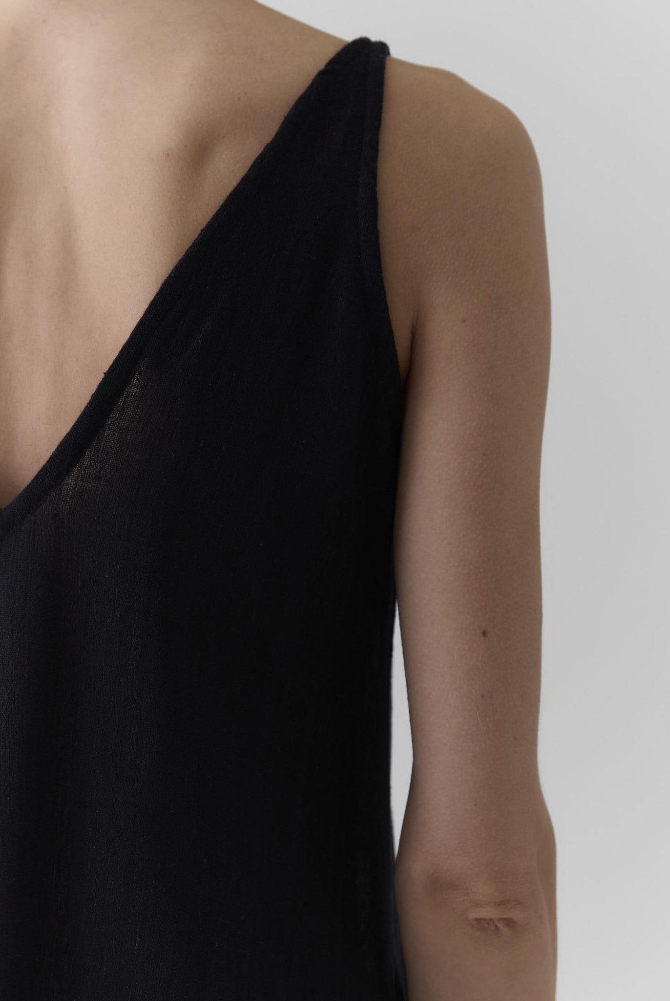 Women's V Neck Midi Dress - Black - CiceroniDressesMareen