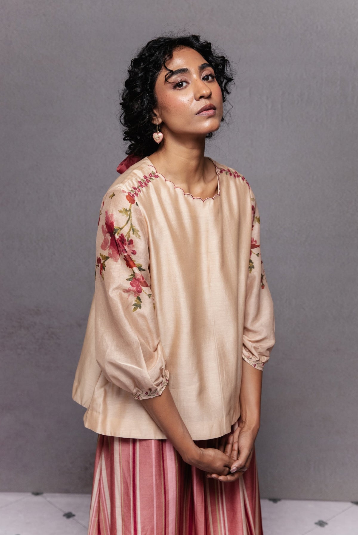 Yasmin Top Beige - CiceroniTopsSubbah