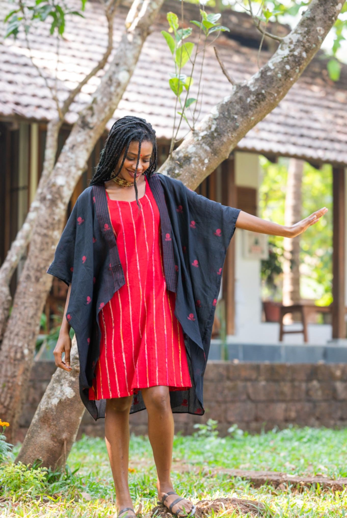 Aastey Black Jamdani Jacket - CiceroniJacketsPrathaa