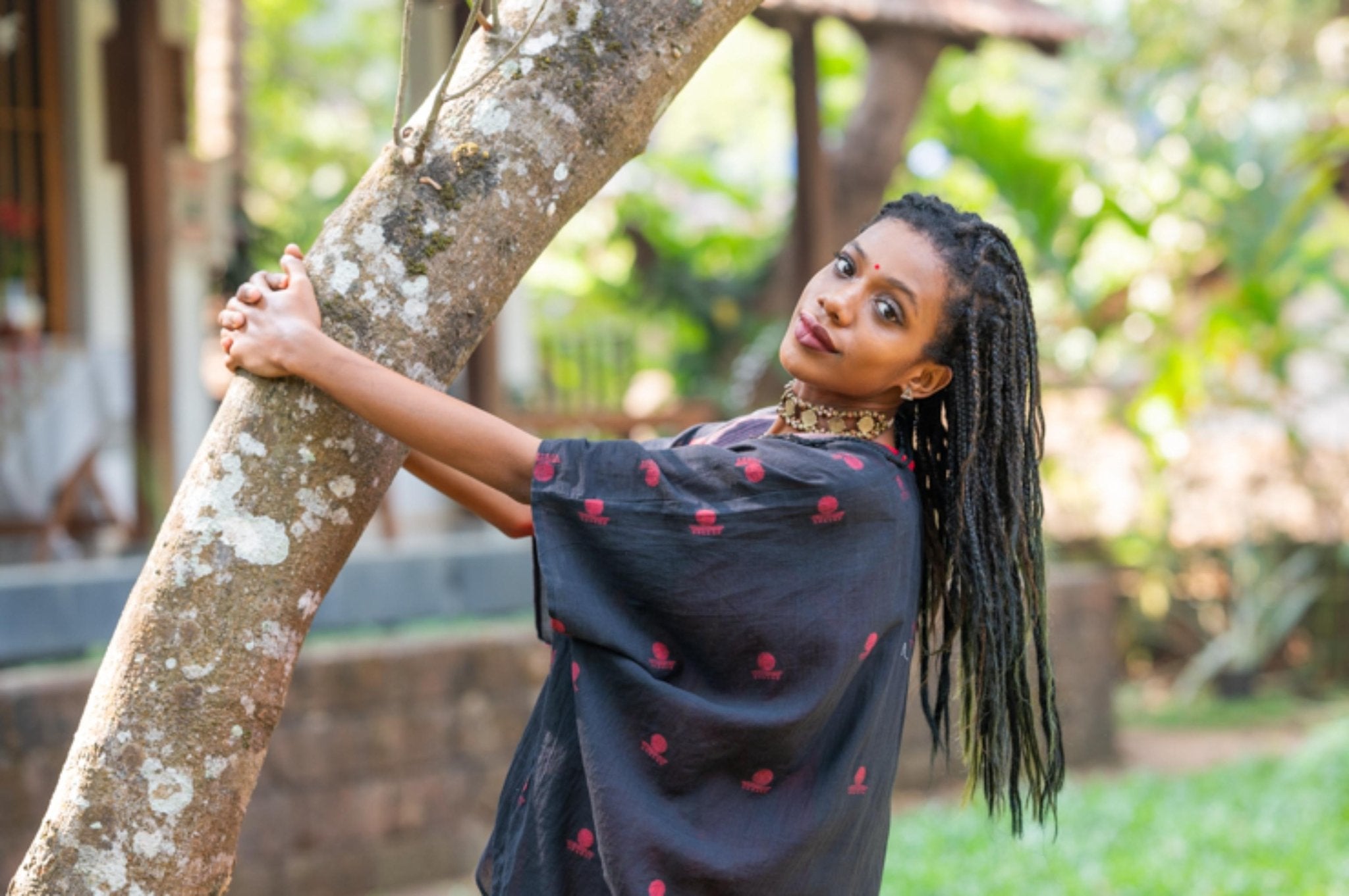 Aastey Black Jamdani Jacket - CiceroniJacketsPrathaa