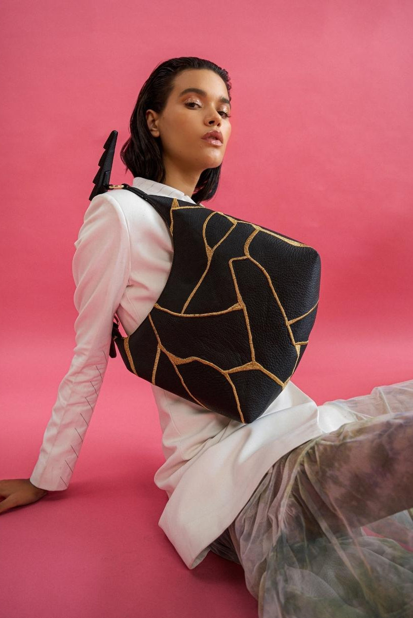 Akira Shoulder Bag in Black - CiceroniBagEconock