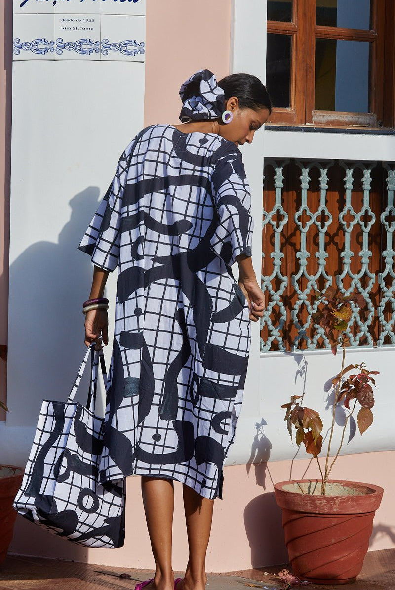 Alba Kaftaan In Ying Yang Print - CiceroniHappi Space