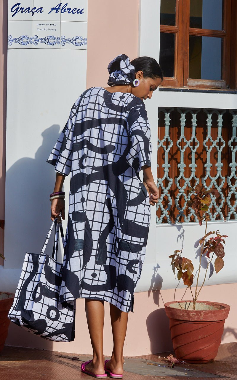 Alba Kaftaan In Ying Yang Print - CiceroniHappi Space