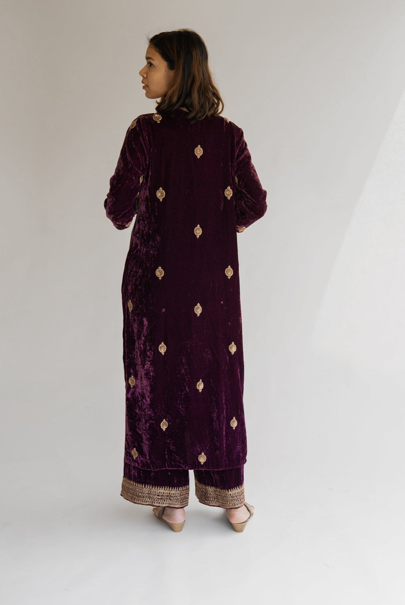 Aubergine Arzin Velvet Set (Set of 2) - CiceroniNirjara